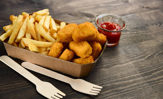 NUGGETS DE POLLO Y PAPAS FRITAS