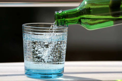 AGUA CON GAS